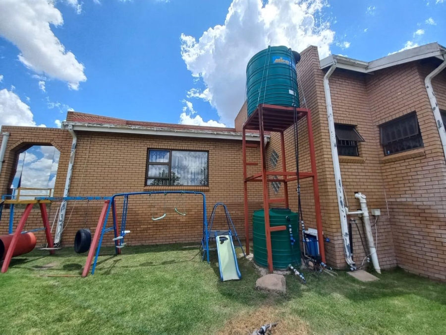 4 Bedroom Property for Sale in Ficksburg Free State